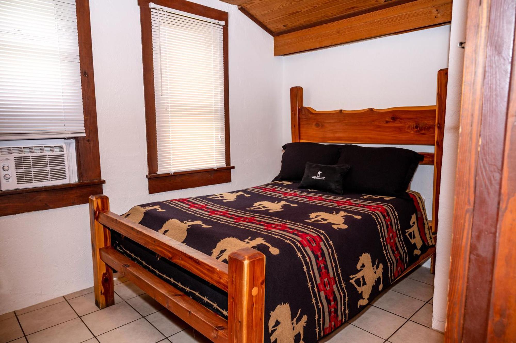 The Vaquero Motel Bandera Room photo