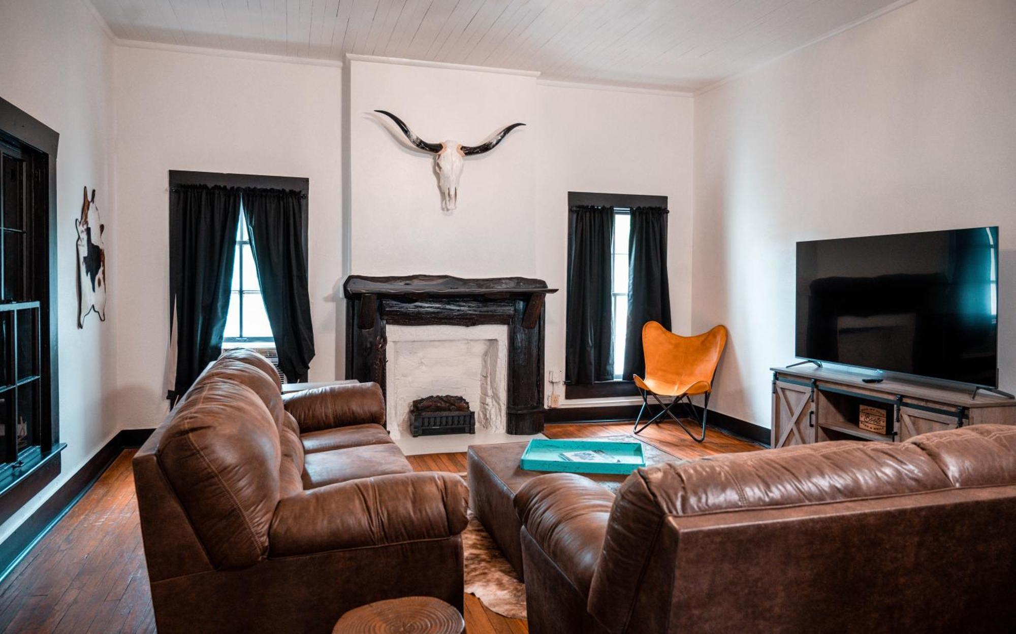The Vaquero Motel Bandera Room photo